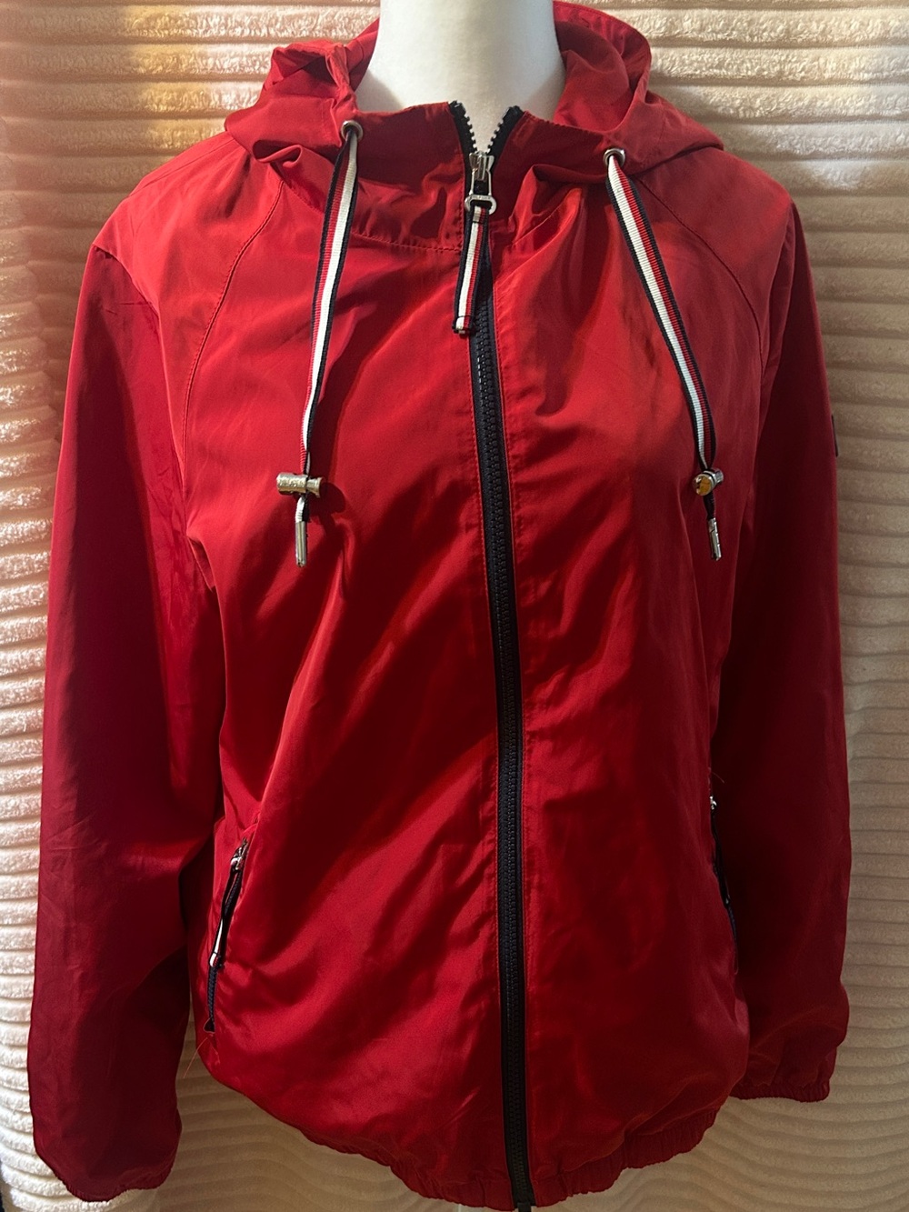 Tommy Hilfiger Women's Red Hooded Windbreaker Jacket